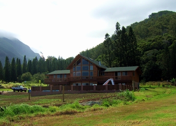 Custom remote home by Mauna Loa Cedar Homes